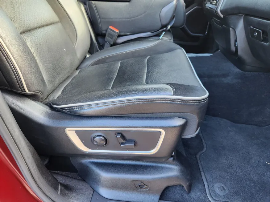 2025 RAM 1500 Laramie | Photo 17 of 28