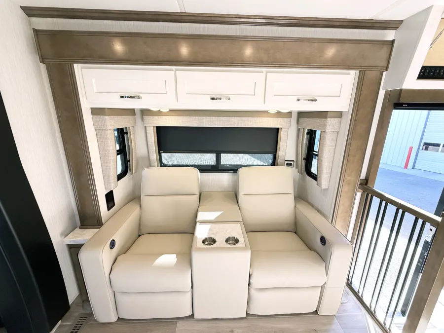 2026 Newmar Super Star 3731 | Photo 6 of 31