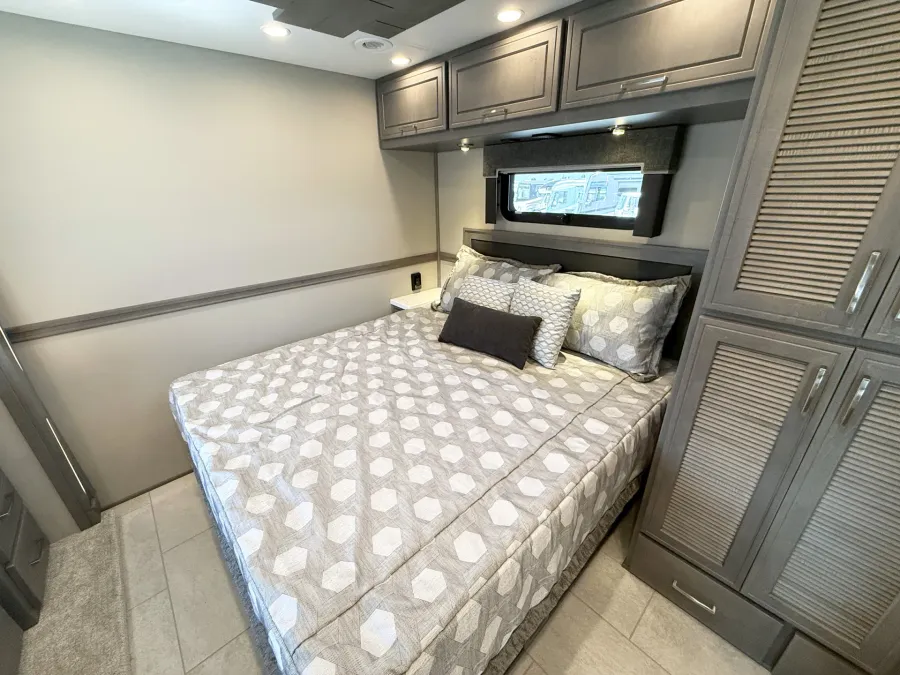 2026 Renegade Explorer 40EBH | Photo 17 of 31