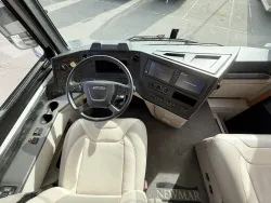 2023 Newmar Dutch Star 3736 | Thumbnail Photo 7 of 30