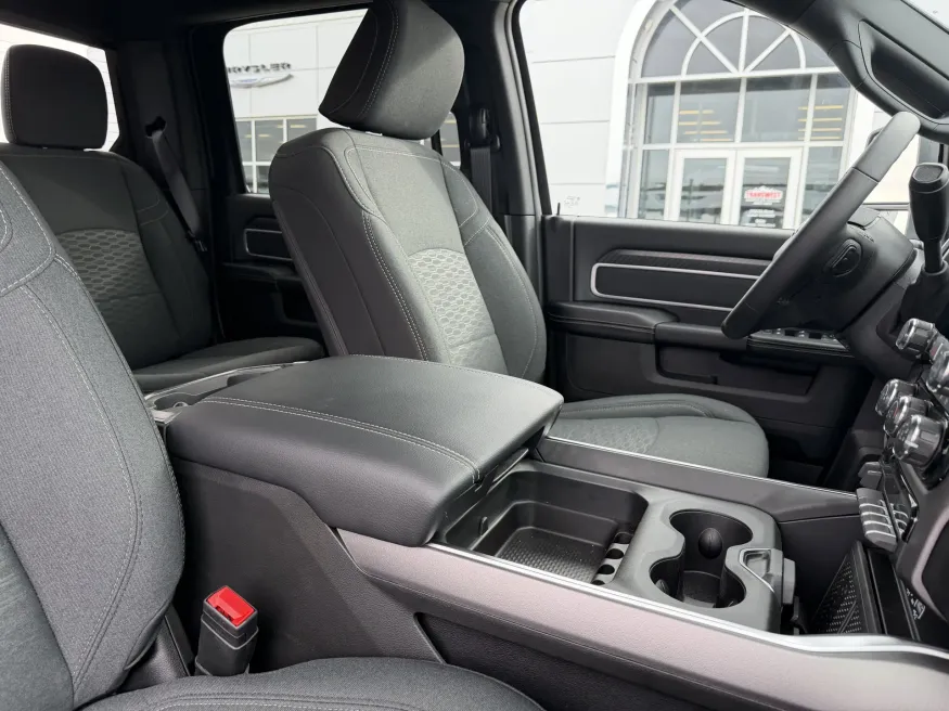 2026 RAM 3500 Big Horn | Photo 11 of 16