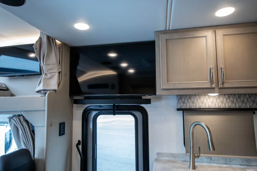 2026 Renegade Verona 36VSB | Photo 15 of 25