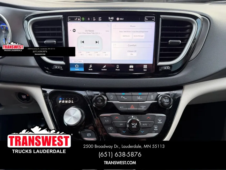 2024 Chrysler Pacifica Touring L | Photo 12 of 24