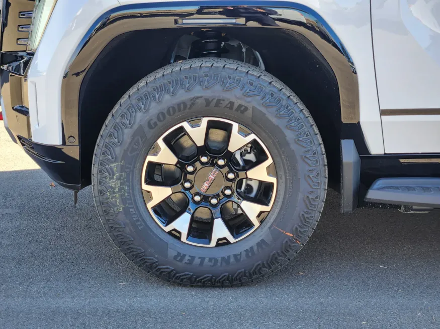 2026 GMC Sierra EV Extended Range AT4 | Photo 20 of 29