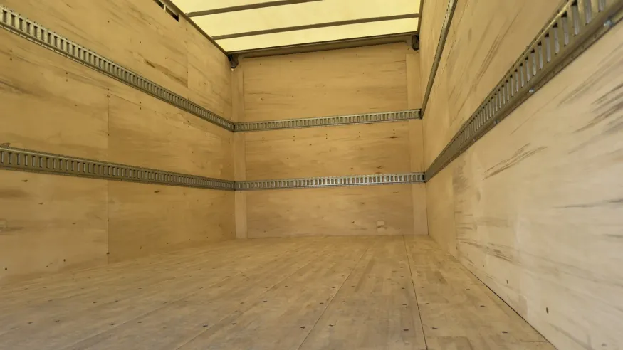 2025 Isuzu NRR GAS | Photo 8 of 18