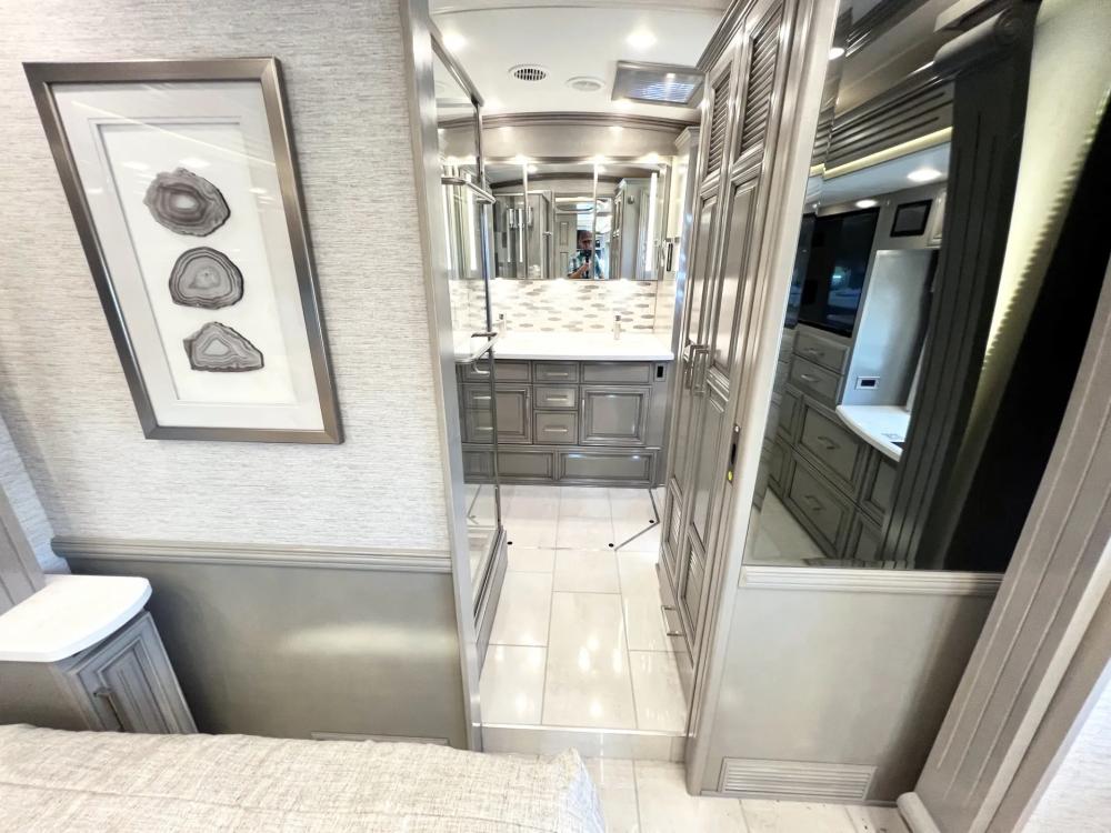 2023 Newmar London Aire 4569 | Photo 19 of 42