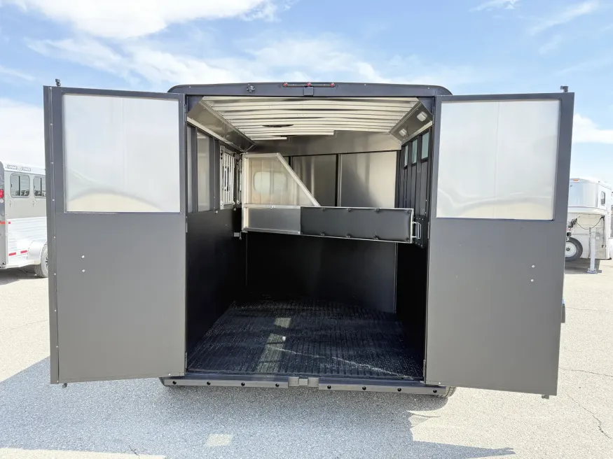 2026 Logan Coach Crossfire 2HBP | Photo 9 of 14