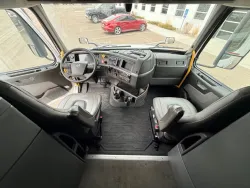 2024 Volvo VNL | Thumbnail Photo 12 of 18