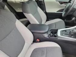 2020 Toyota RAV4 XLE | Thumbnail Photo 12 of 26