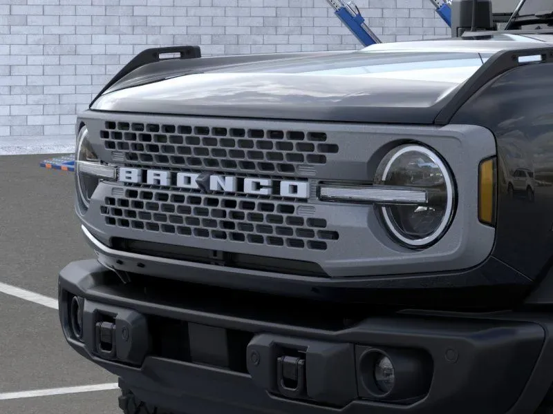2026 Ford Bronco Badlands | Photo 17 of 24