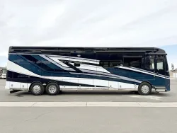 2026 Newmar Dutch Star 4325 | Thumbnail Photo 3 of 32