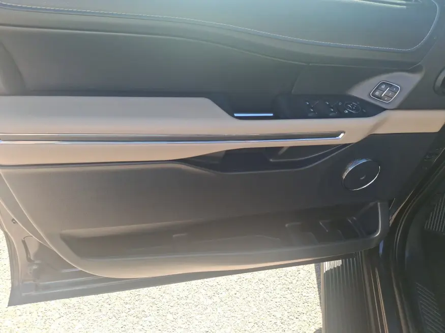 2024 Ford Expedition Max XLT | Photo 14 of 23
