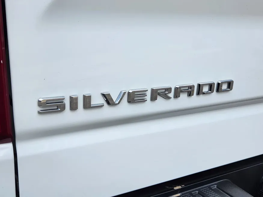 2021 Chevrolet Silverado 1500 LT | Photo 13 of 31