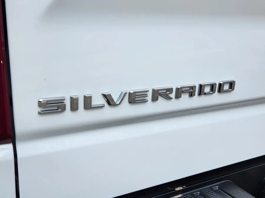 2021 Chevrolet Silverado 1500 LT | Photo 13 of 31