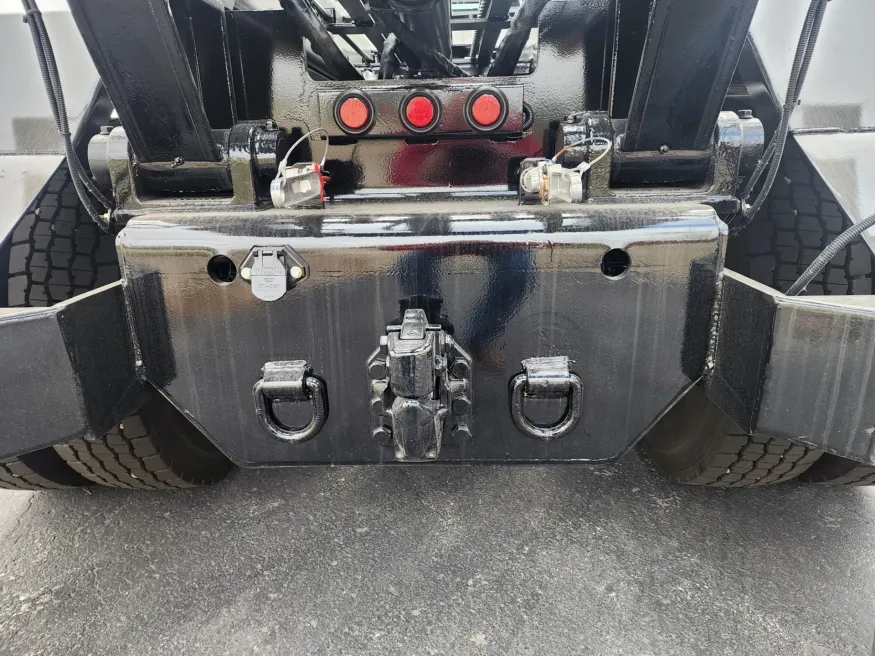 2026 Freightliner 114SD | Photo 5 of 15