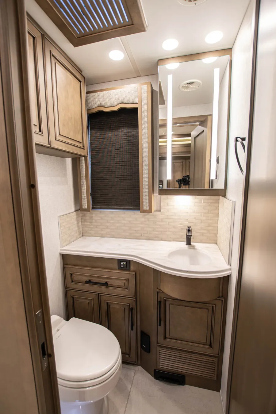 2026 Newmar London Aire 4551 | Photo 25 of 47