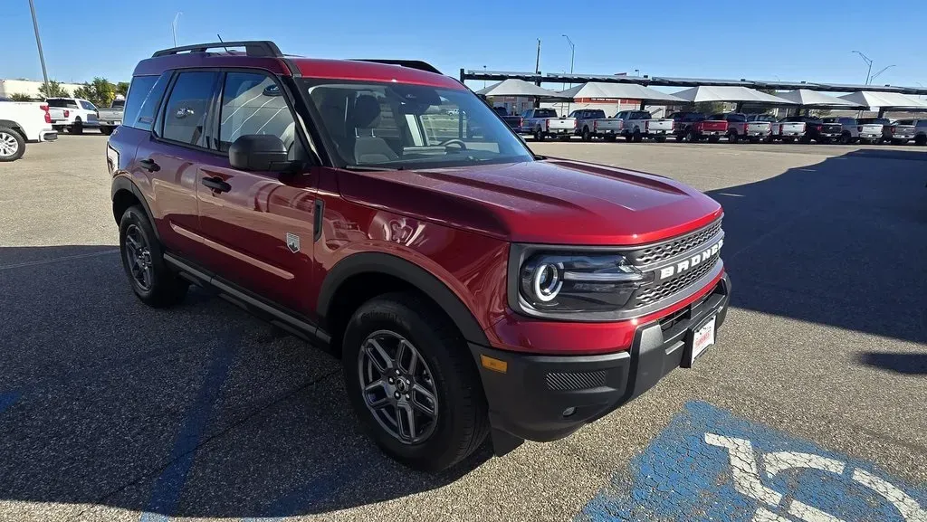 2025 Ford Bronco Sport | Photo 3 of 25