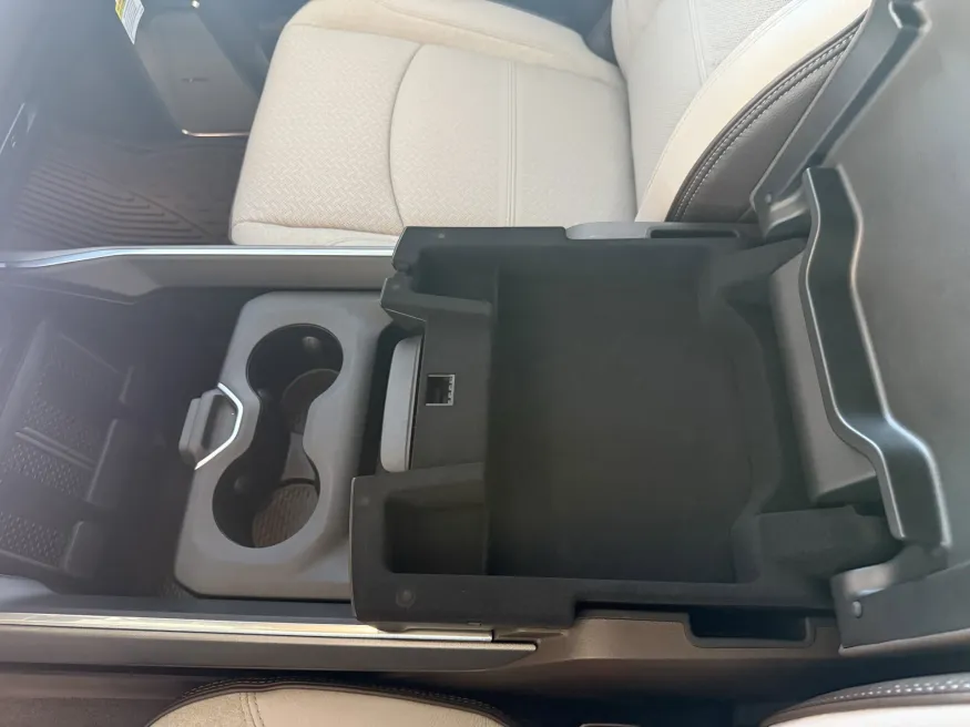 2026 RAM 3500 Laramie | Photo 16 of 18