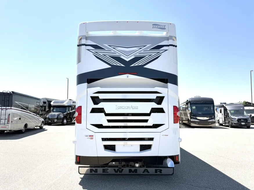 2026 Newmar London Aire 4551 | Photo 23 of 34