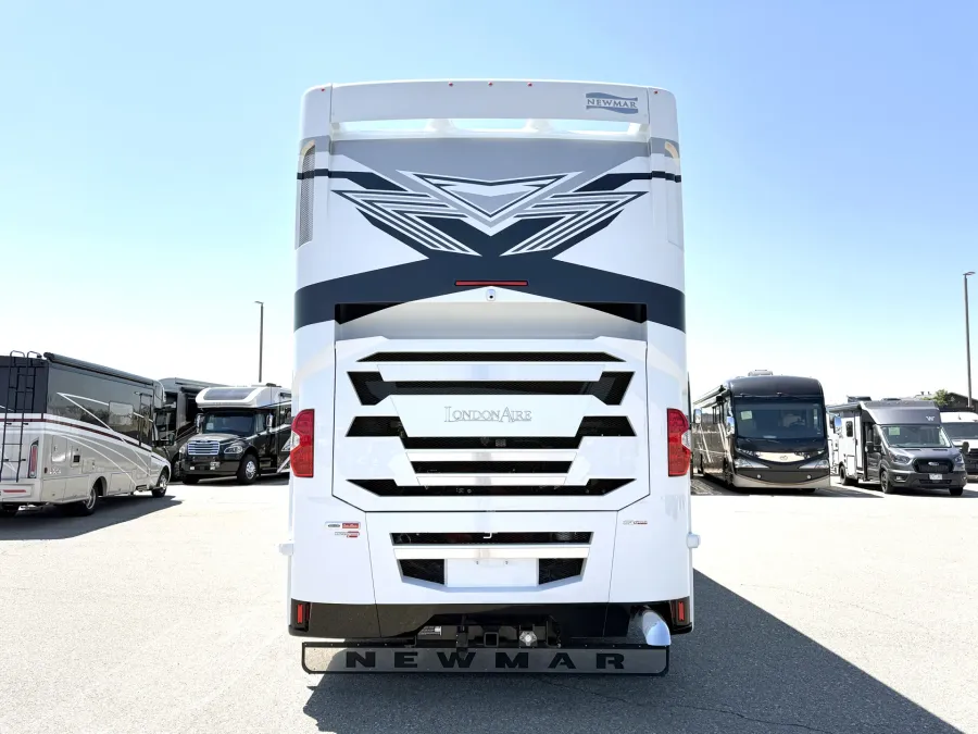 2026 Newmar London Aire 4551 | Photo 23 of 34