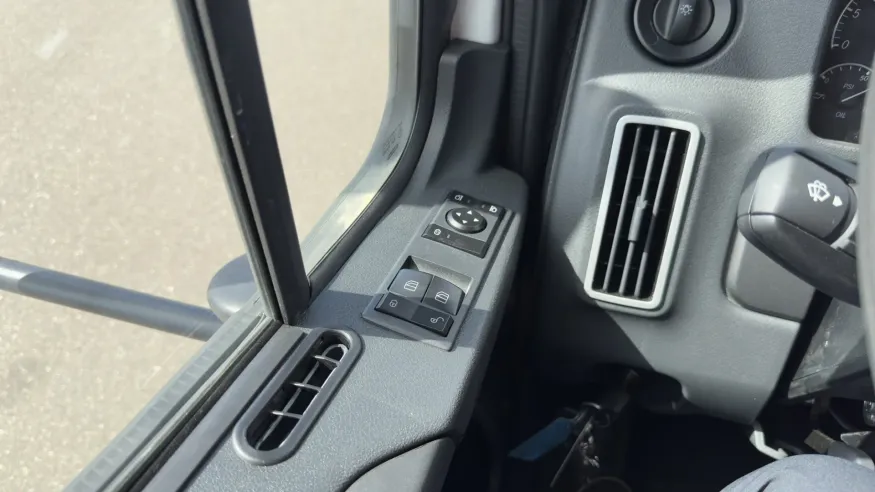 2026 Freightliner M2 106 | Photo 19 of 21