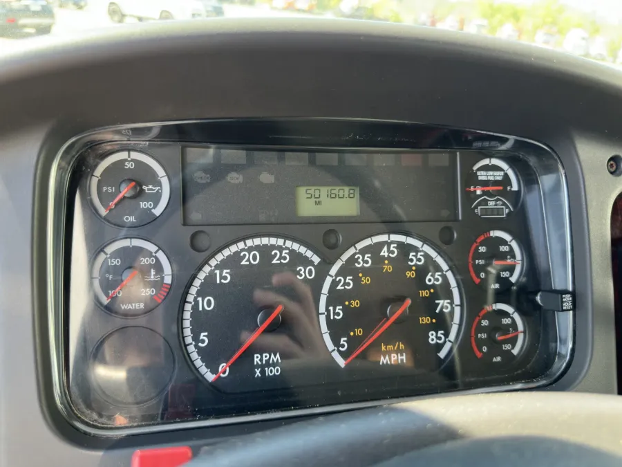 2016 Freightliner M2 106 | Photo 13 of 17