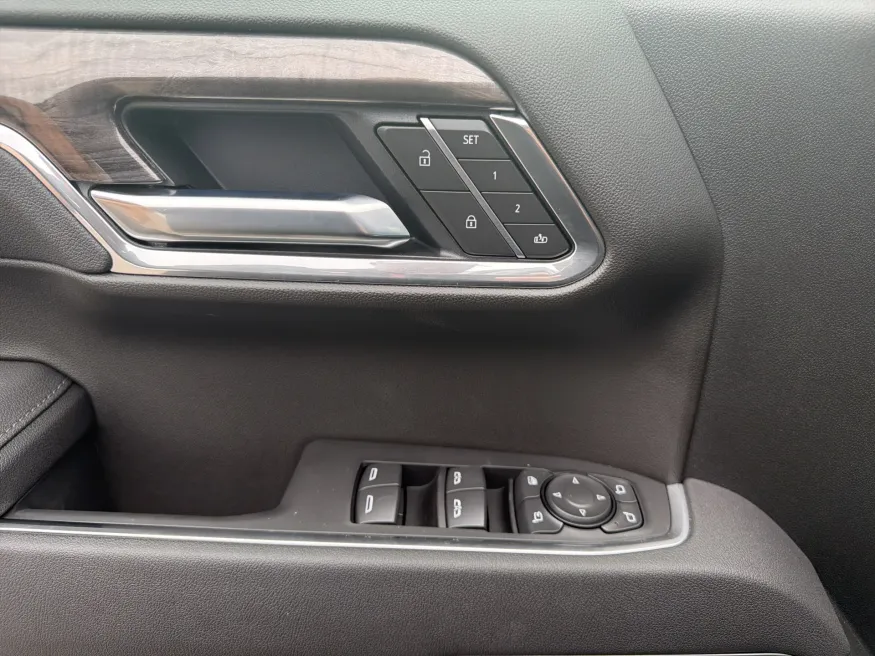 2026 Chevrolet Silverado 1500 LTZ | Photo 12 of 22
