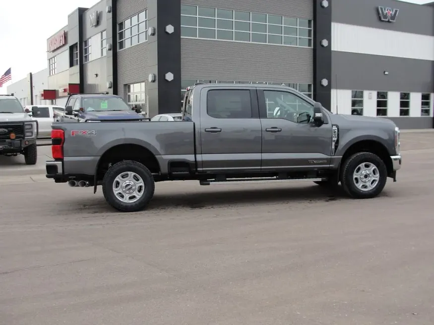 2026 Ford Super Duty F-250 XLT | Photo 5 of 14