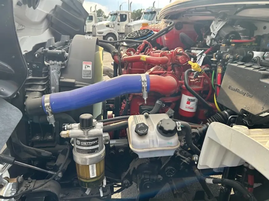 2025 Freightliner M2 106 | Photo 8 of 21