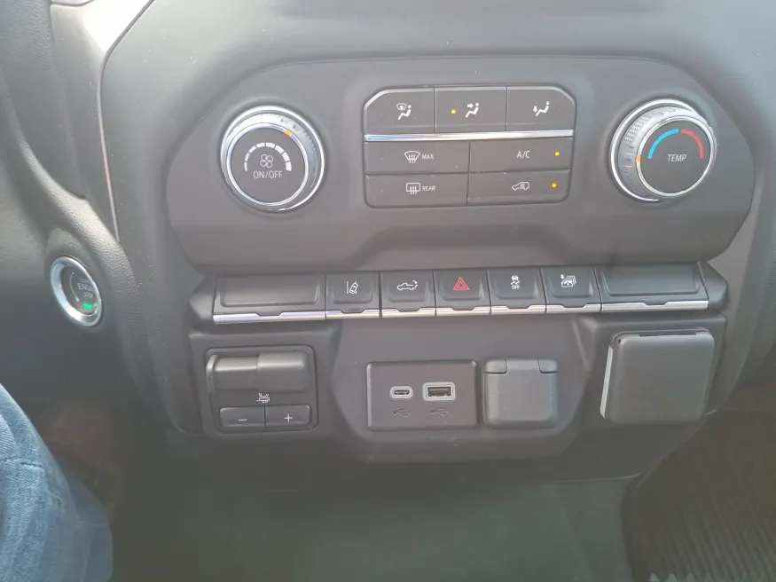 2026 Chevrolet Silverado 2500HD Custom | Photo 15 of 17