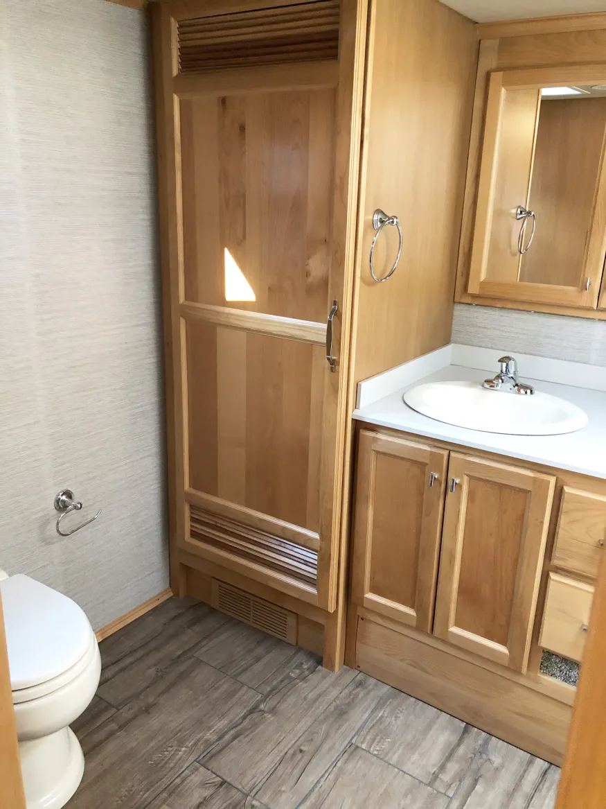 2021 Tiffin Allegro Red 340 38 LL | Photo 11 of 17