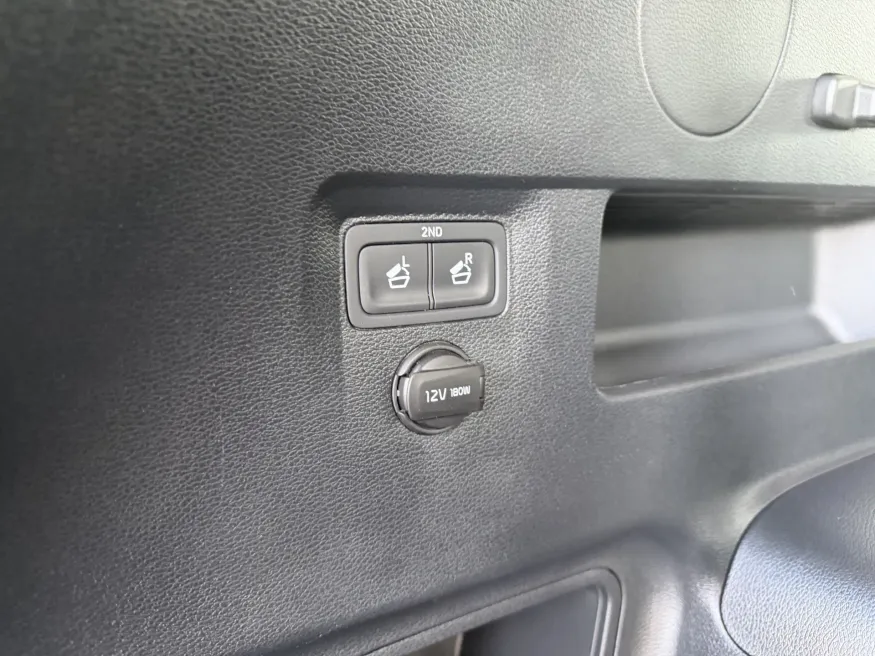 2024 Kia Telluride S | Photo 9 of 22