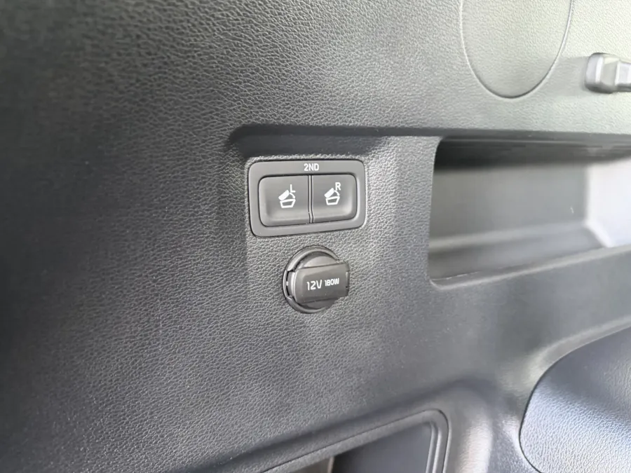 2024 Kia Telluride S | Photo 9 of 22