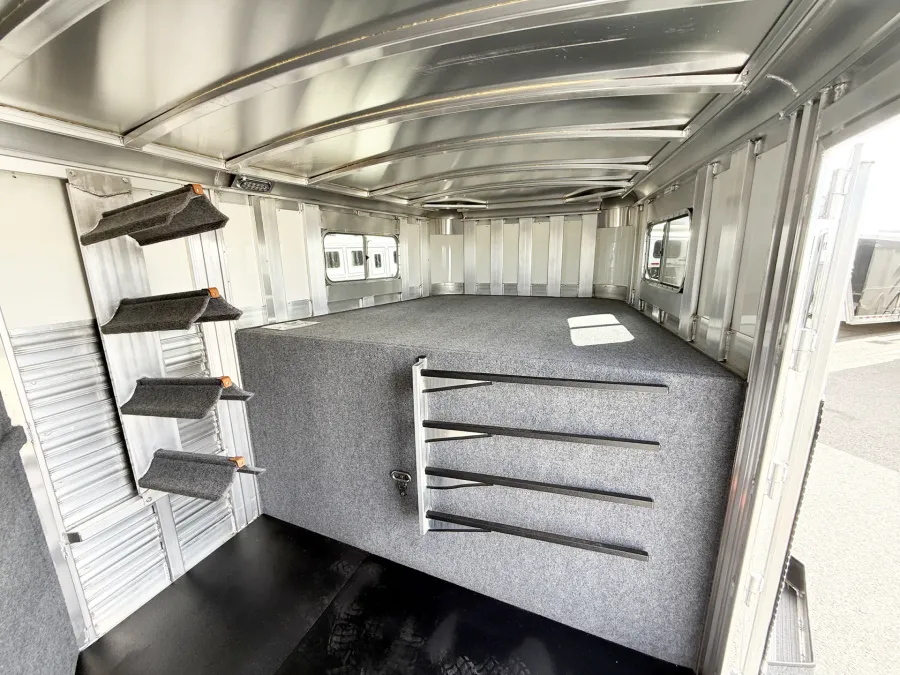 2024 Platinum Coach 4HGN | Photo 5 of 16