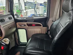 2019 Peterbilt 389 | Thumbnail Photo 10 of 24