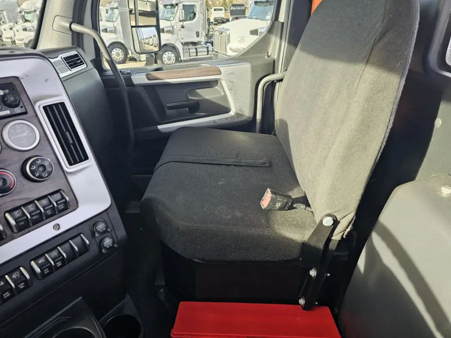 2023 Western Star 47X | Photo 16 of 18