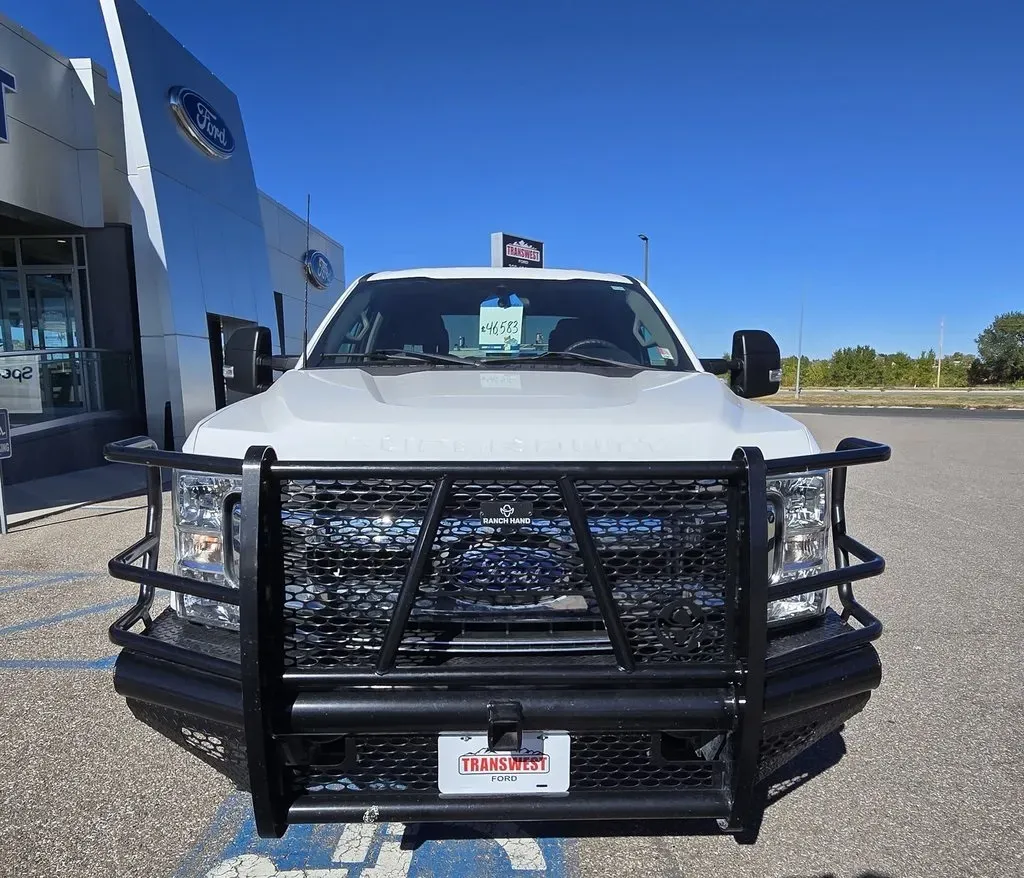 2022 Ford F-350 | Photo 2 of 24