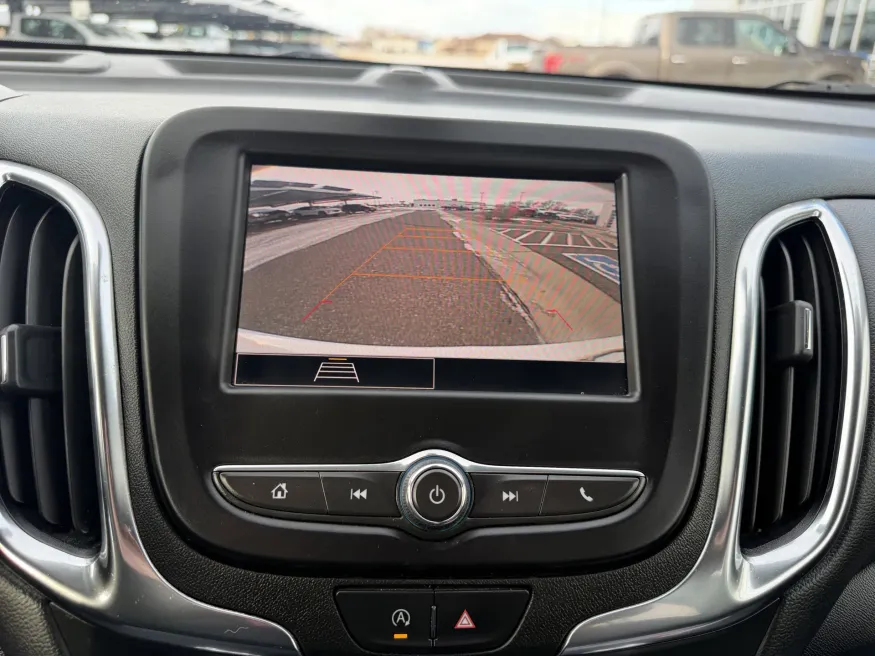 2022 Chevrolet Equinox LT | Photo 10 of 18