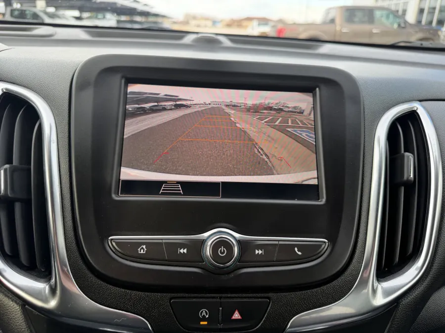 2022 Chevrolet Equinox LT | Photo 10 of 18