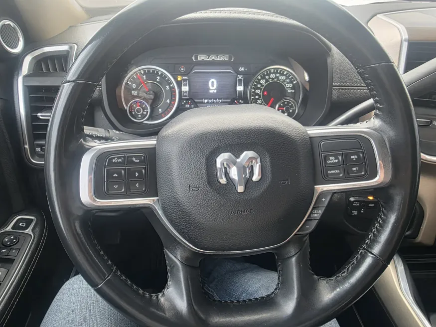 2022 RAM 3500 Laramie | Photo 19 of 28