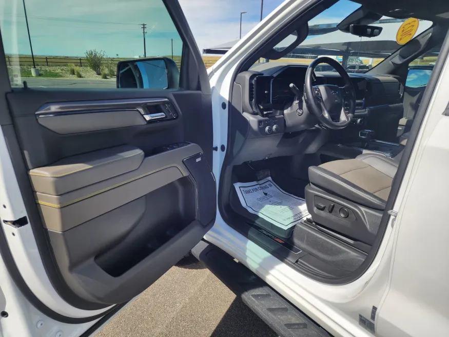 2023 Chevrolet Silverado 1500 ZR2 | Photo 11 of 33