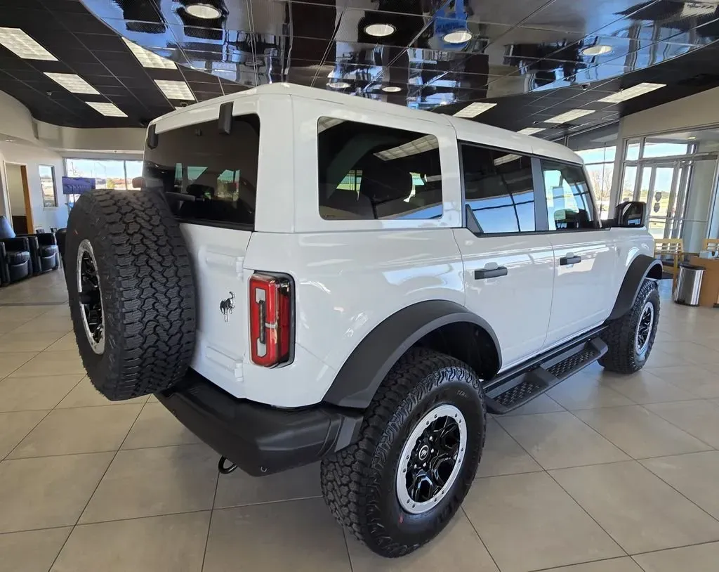 2026 Ford Bronco | Photo 5 of 28