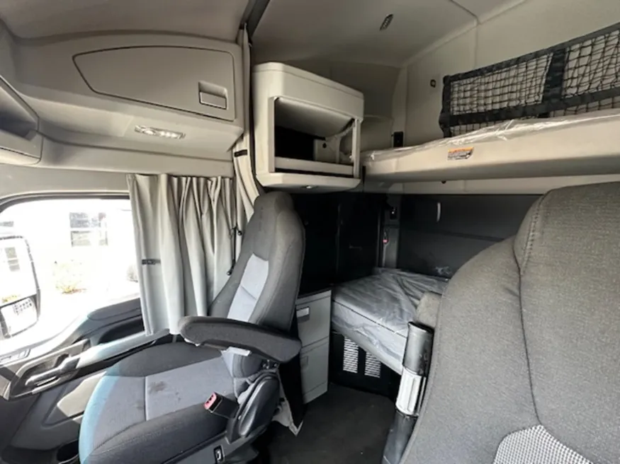 2022 Kenworth T680 | Photo 14 of 15