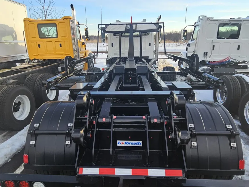 2026 Freightliner 114SD | Photo 5 of 12