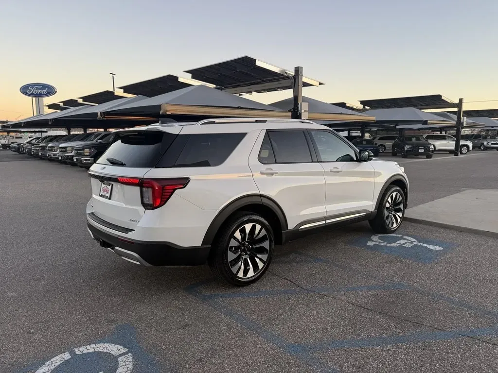 2026 Ford Explorer | Photo 5 of 25