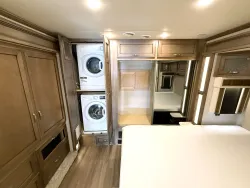 2022 Newmar Canyon Star 3722 | Thumbnail Photo 16 of 28