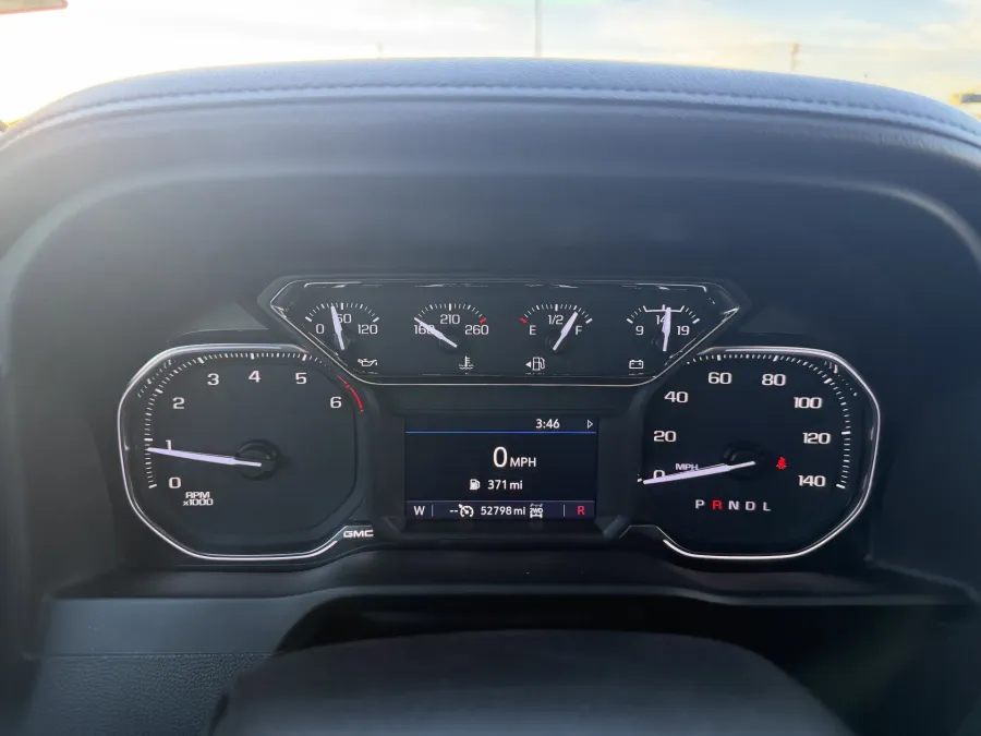 2022 GMC Sierra 2500HD SLE | Photo 16 of 18