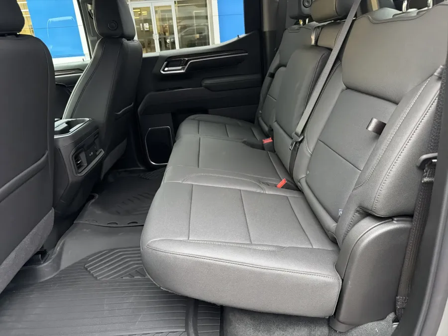 2026 Chevrolet Silverado 1500 LT | Photo 9 of 19