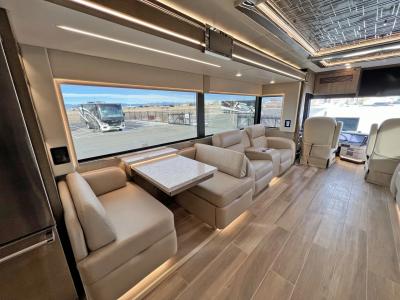 2023 Newmar King Aire 4531 | Thumbnail Photo 8 of 45