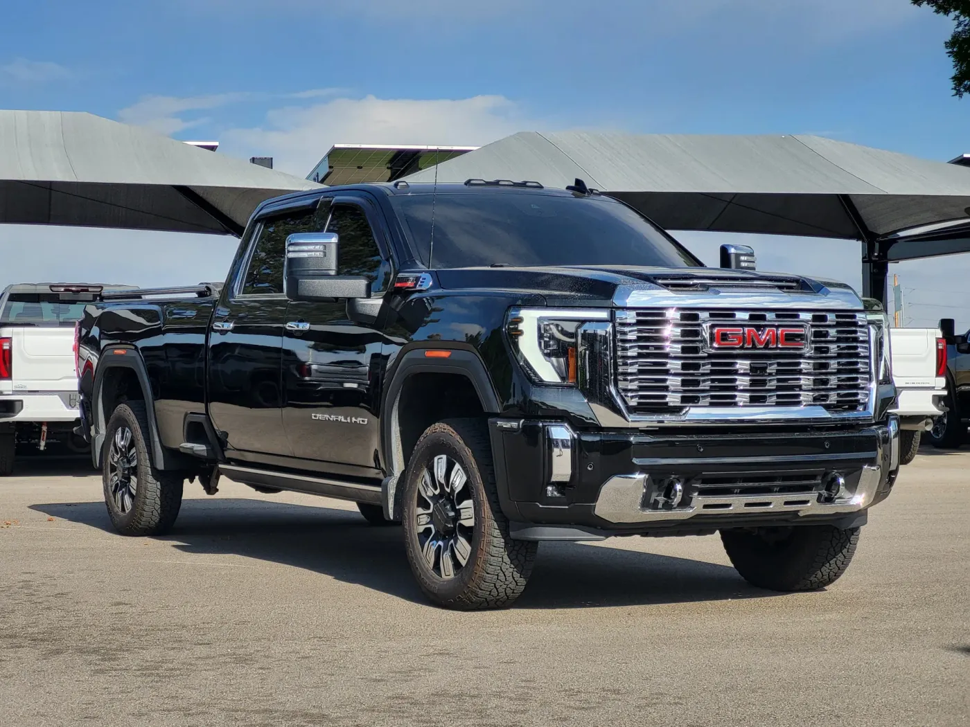 2024 GMC Sierra 2500HD Denali | Photo 2 of 25